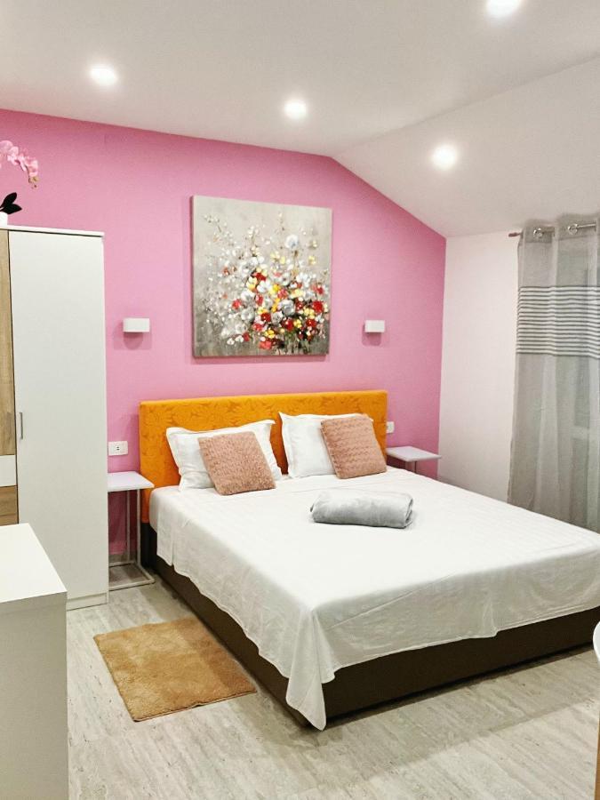Apartment Jelena 5 *